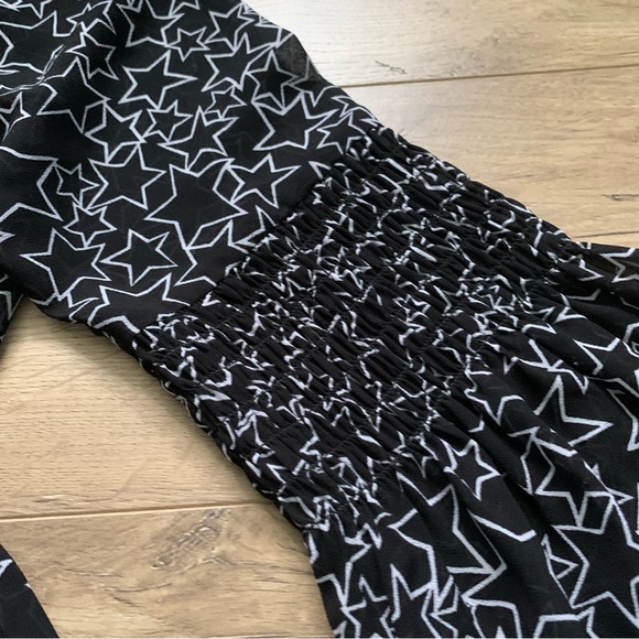 MICHAEL MICHEAL KORS BLACK WITH STARS BLOUSE TUNIC WITH FLOUNCE SLEEVES SIZE XS - Picture 4 of 6